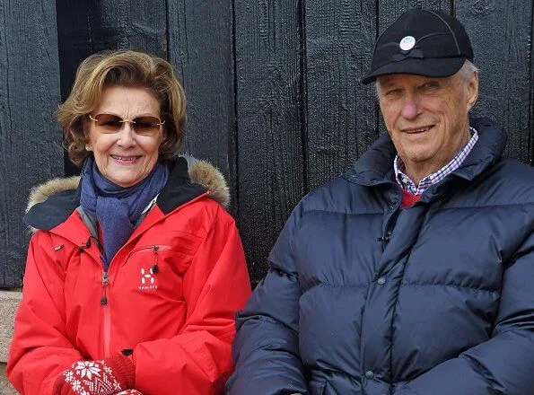 Queen Sonja wore Haglofs Haglöfs Spitz jacket women touring jacket in red at the royal residence in Kongsseteren in Oslo