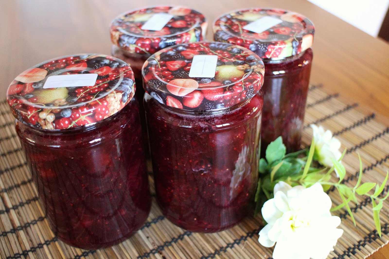mein Land und Gartengenuss: Erdbeer-Heidelbeer-Marmelade mit Vanille ...