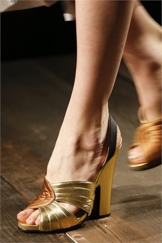 elblogdepatricia-prada-zapatos-metalizados-shoes-chaussures-calzature-scarpe-calzado