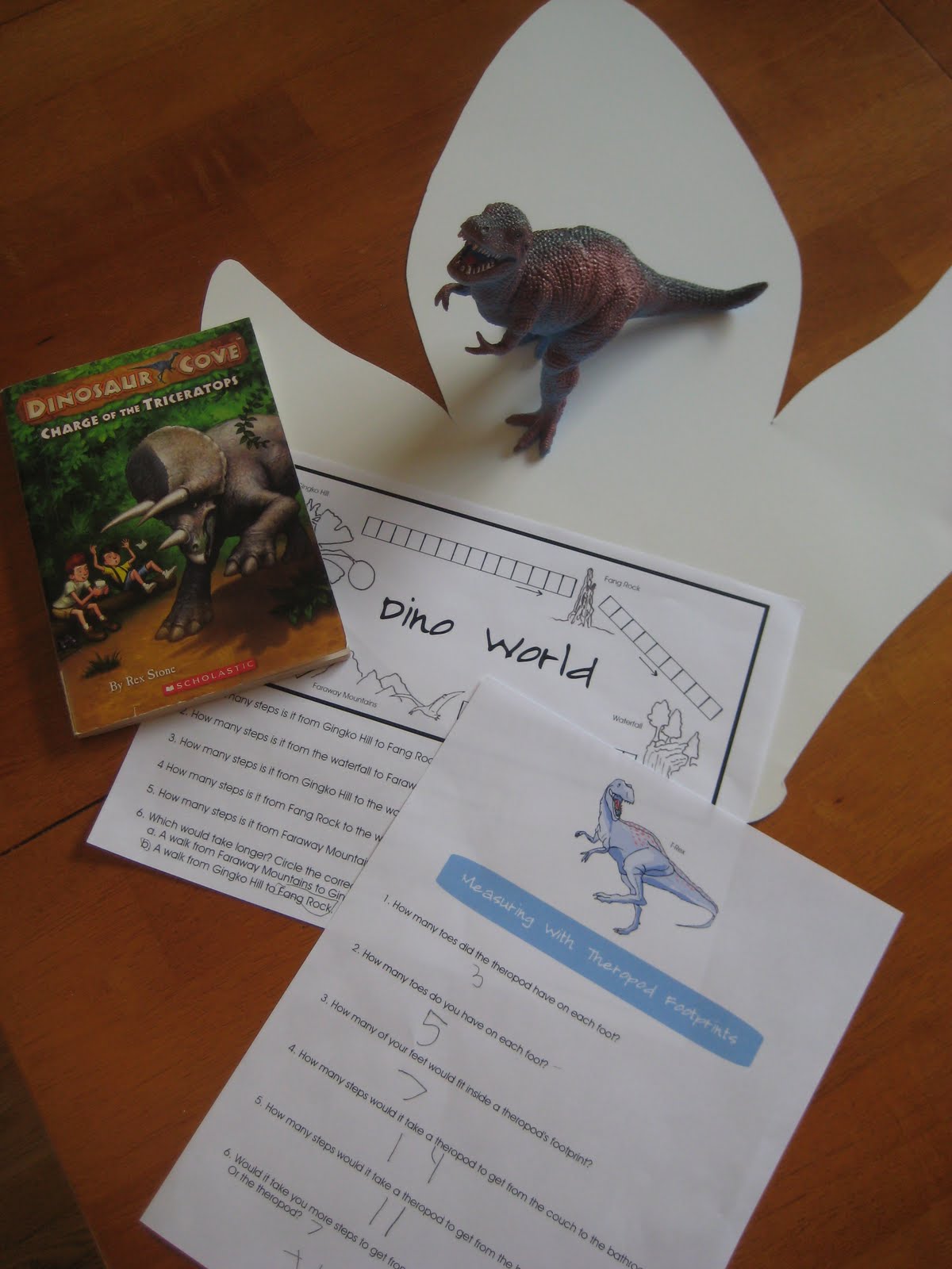 dinosaur counting book
