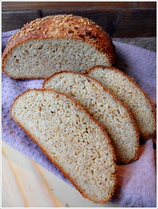 Glutenfreies Low Carb Brot mit Flohsamenschalen Pulver