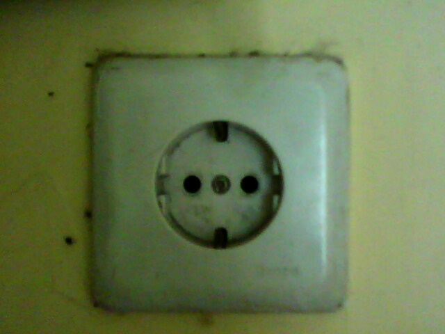 CARA MENYAMBUNG KABEL LISTRIK KE STOPKONTAK ALAT RUMAH