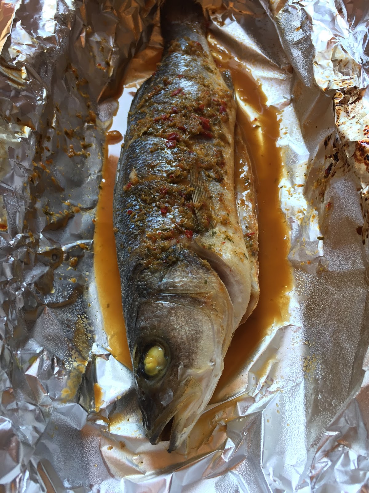 Inglourious Bananas Asian Baked Sea Bass // Branzino asiatico al cartoccio