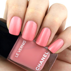 chanel cruise halo nail polish vernis swatches le coats coat