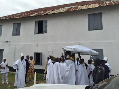 3 Photos: Ooni of Ife and his wife visit Badagry town in Lagos