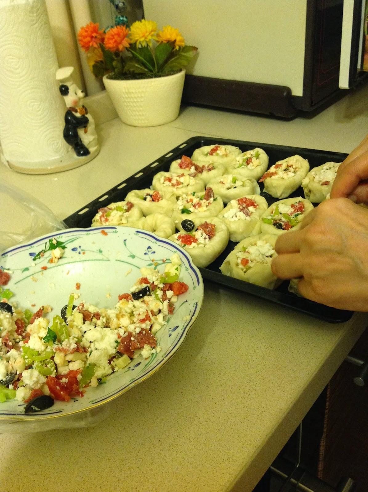 ORTADA KARIŞIK PİZZA BÖREK NASIL YAPILIR