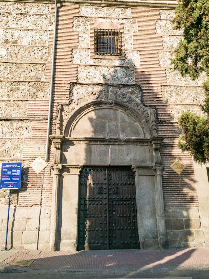 Puerta del Monasterio de las Descalzas Reales