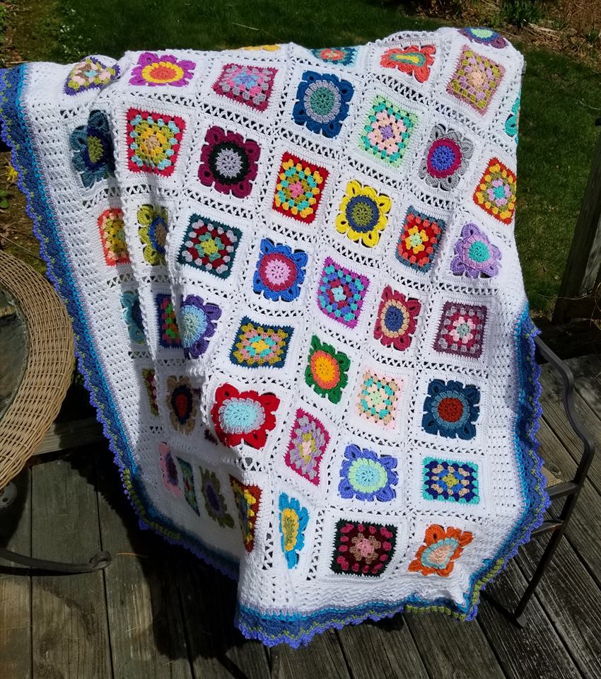 Garden of Stitches: Big, Snuggly, Colorful Blanket