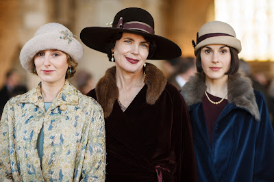 Elizabeth McGovern, Laura Carmichael and Michelle Dockery in Downton Abbey Season 6