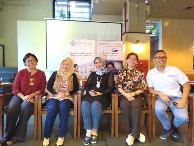 Ruang Menulis Lidya Ruang Menulis Lidya