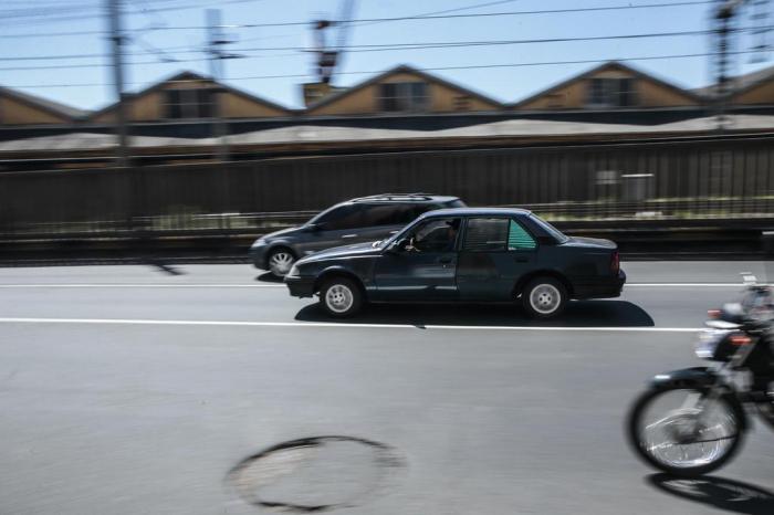 Crise envelhece a frota de carros no Rio Grande do Sul 1 Andr%25C3%25A9%2B%25C3%2581vila%2B %2BAgencia%2BRBS