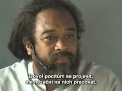 Anthony Paul Moo-Young, známý jako MOOJI