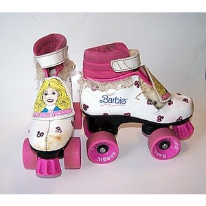 DON'T YOU GO CHANGING: Barbie Roller Skates
