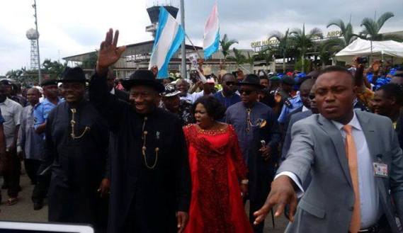 Ex President Jonathan's Heroic Journey & Arrival in Otuoke in Pictures. r