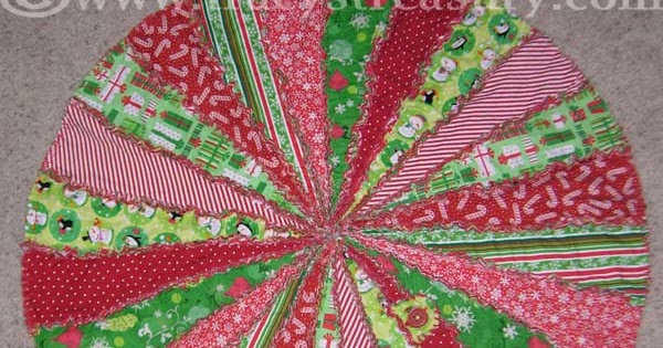Tracy's Treasury: Rag Quilted Christmas Tree Skirt Sewing Tutorial