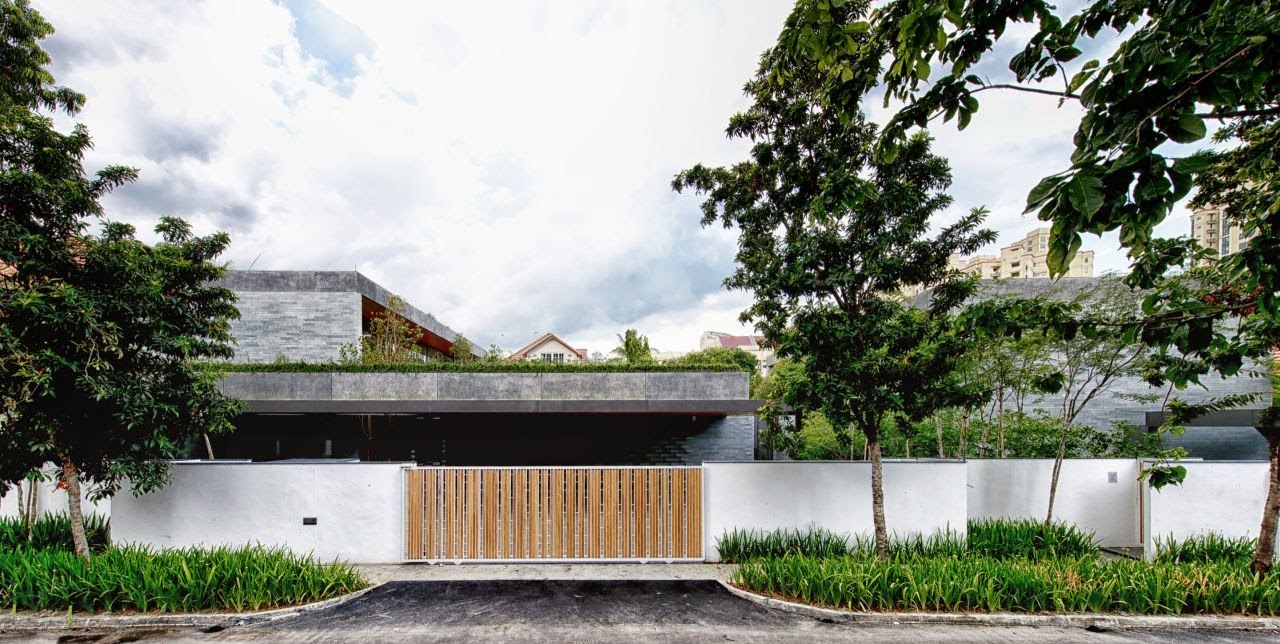 Green Roof House in Singapore - The Wall House