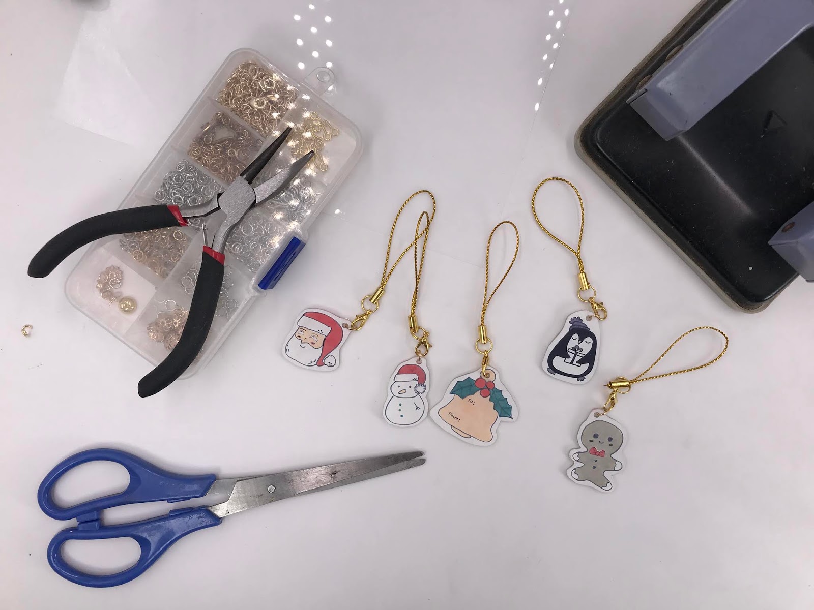 Tutorial 101 Christmas Keychain with Shrink Paper The Idea King