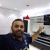 Cozinha bem iluminada rebaixado com gesso e iluminação um toque de estilo