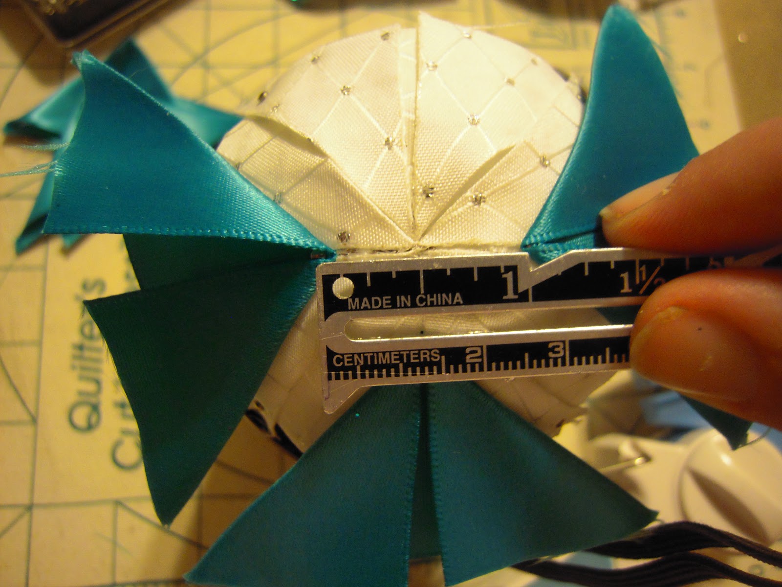 Creative Chaos Quilted/Folded Ribbon Ornament Tutorial