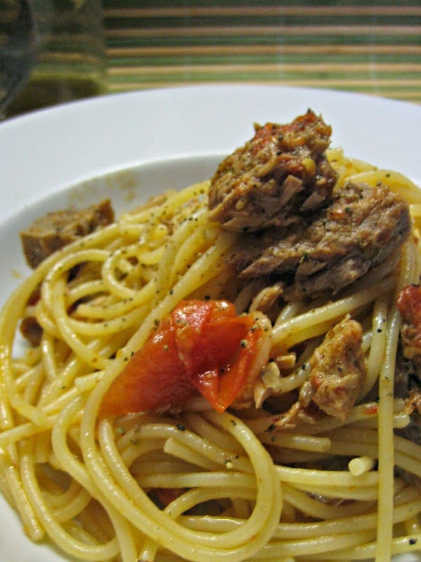 spaghetti con tonno, alla romana