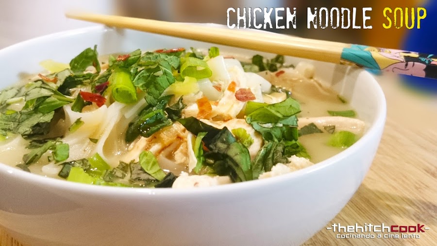 SOPA DE POLLO CON FIDEOS CHINOS