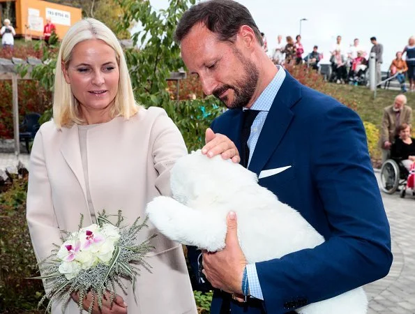 Crown Princess Mette-Marit wore ALTUZARRA Alize Jacket in Army and Holland & Holland Prince Of Wales Check Skirt