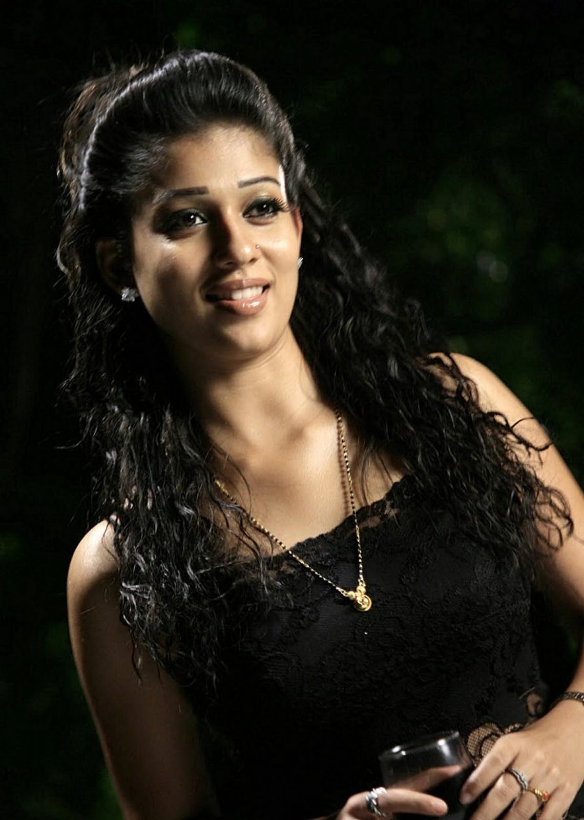 Nayanatara-Stills-from-Super-Movie-9.jpg