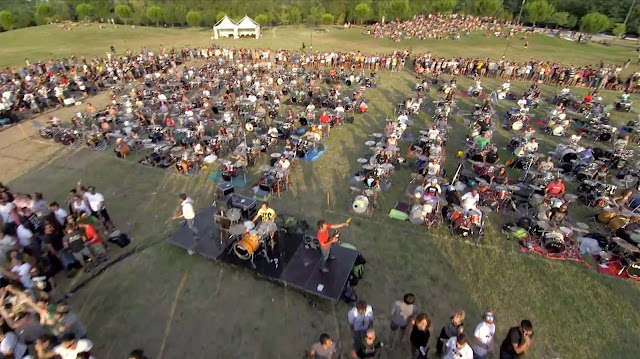 Hundreds of Musicians perform Learn to Fly by Foo Fighters to get the band come to Italy for a concert