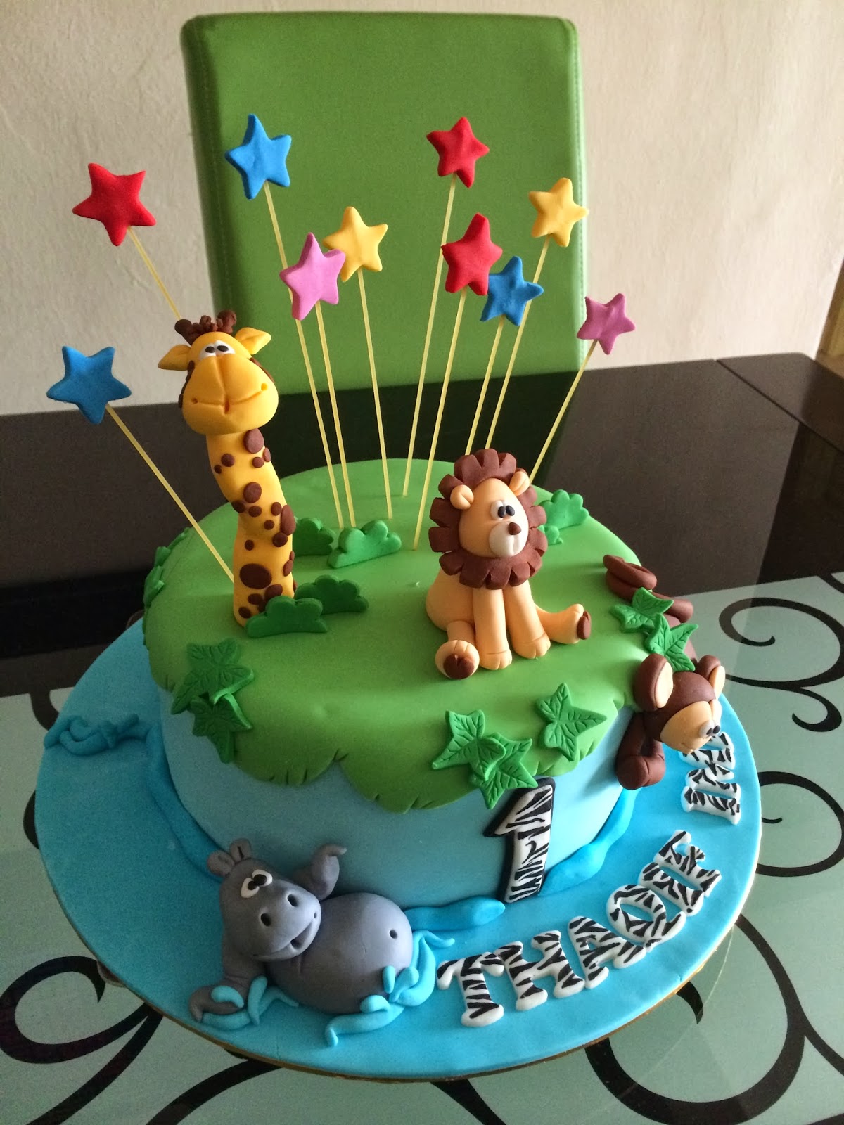 CoMeLiCiOuS: Zoo theme Cake