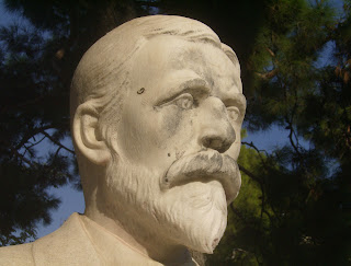 Προτομή του George Horton