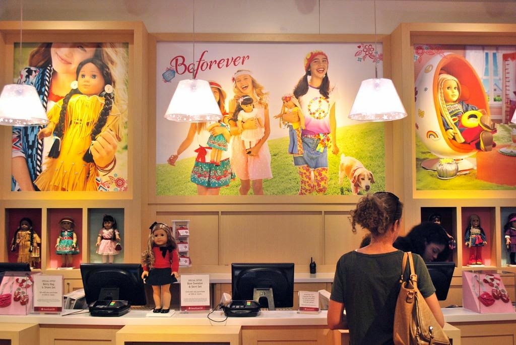 Living A Doll's Life *In Store Report* Peek Inside AGP NC + Holiday