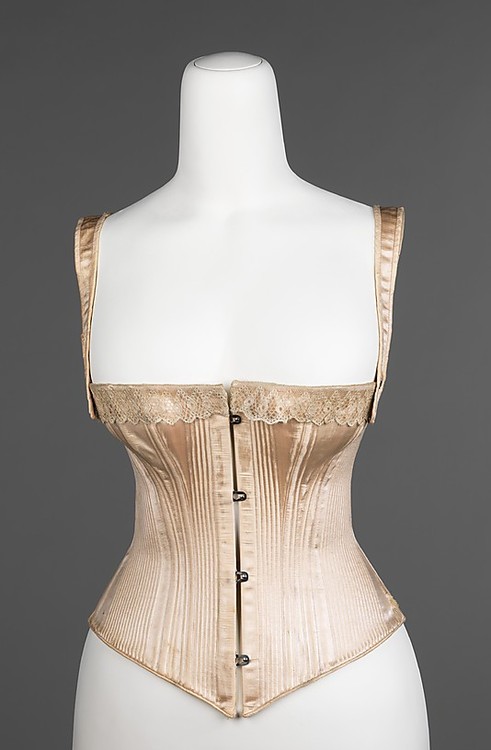 Retro Rack: How Do I Choose A Corset Style? Tips from Gail Carriger