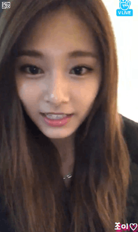 점심 기습 브이라이브 쯔위예요+먹방 정연,사나,모모,나연 출연.gif | 인스티즈