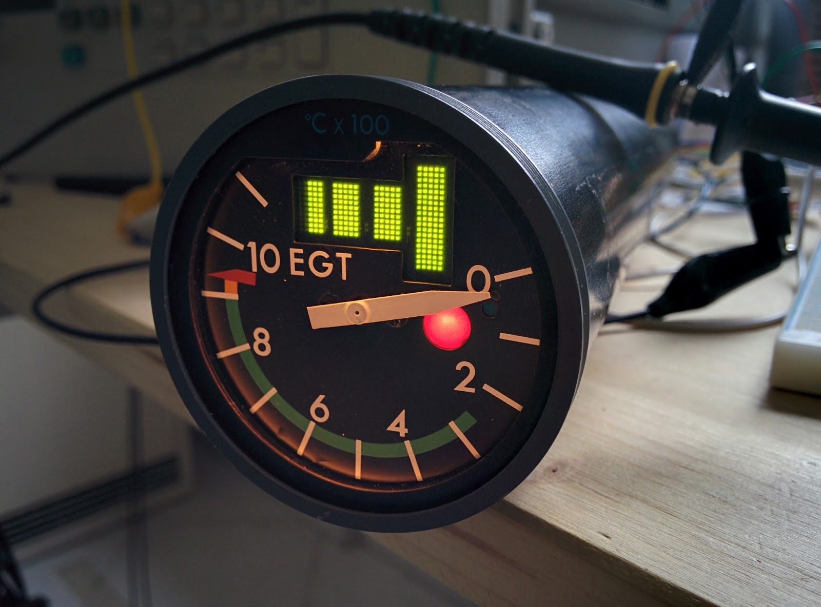 Boeing 737300 Flight Deck Sim EGT Indicator