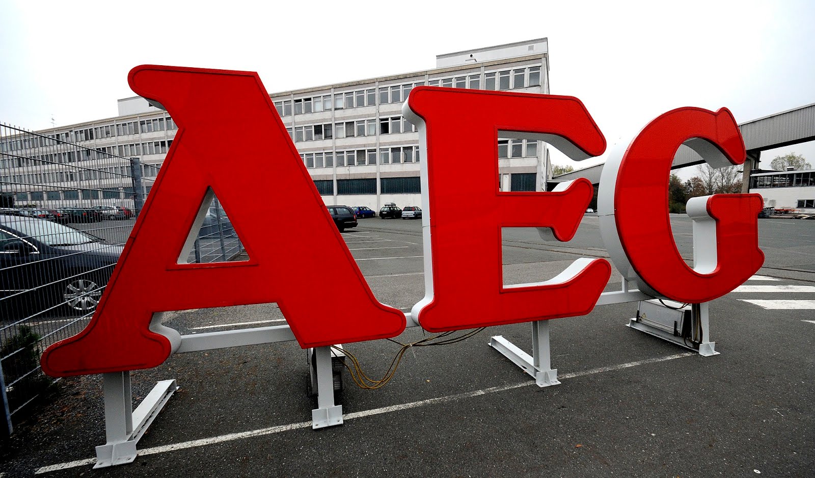 صيانة AEG اسعار صيانة AEG غسالات وثلاجات وتكييفات 01000212731