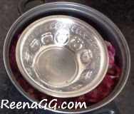 घर पर बनाये शुद्ध गुलाब जल - Make Rose Water at Home in Hindi