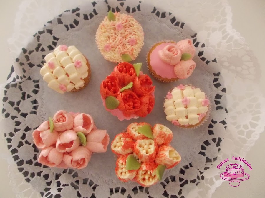 Cupcakes de dulce de leche y las boquillas rusas