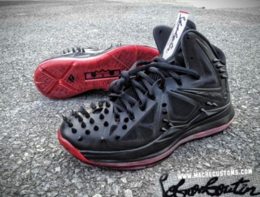 lebron shoes with spikes
