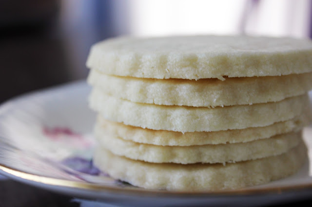 Recipe for Shortbread Cookies by freshfromthe.com.