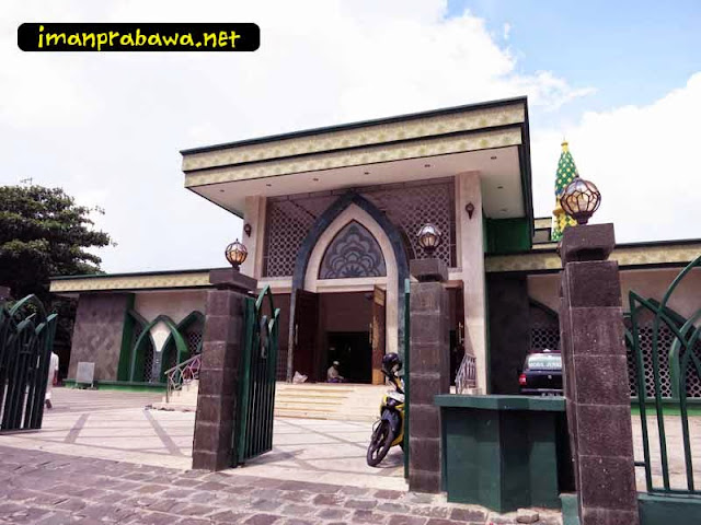 Tampak Depan Mesjid Raya Tanjung Pinang