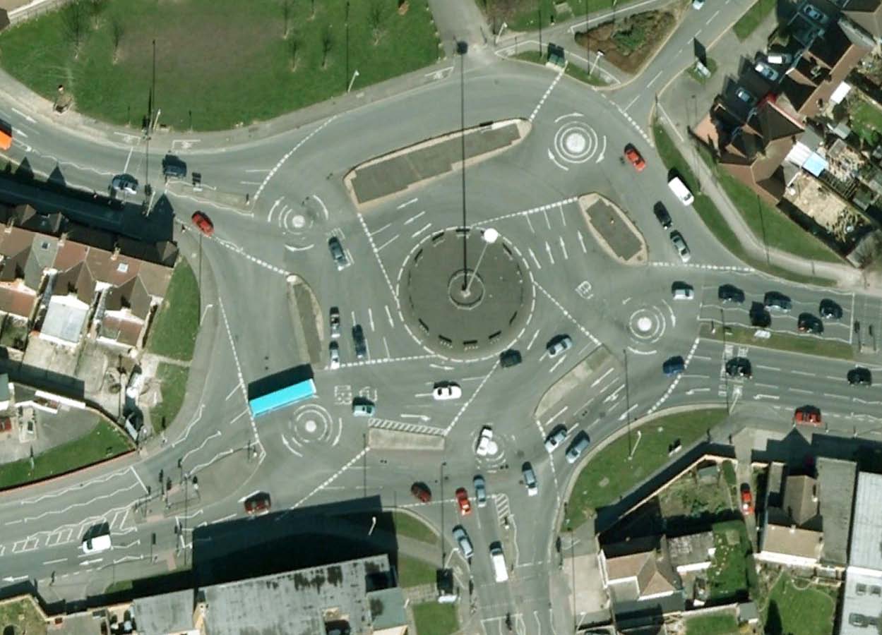 Las carreteras de Extremadura De glorietas y rotondas