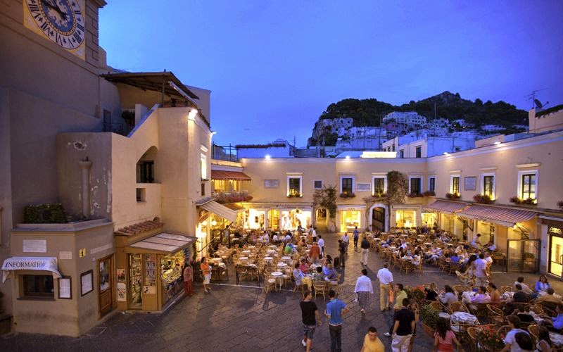 LA PIAZZETTA DI CAPRI BY DE RISO COUTURE ITALIAN HIGHEND FASHION