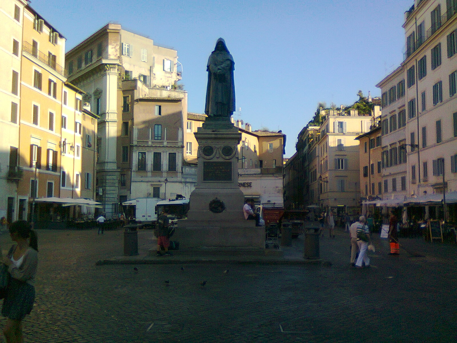 In bici per Roma Non imprigionate Giordano Bruno!