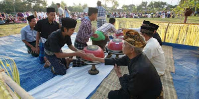 Tradisi Unik Lebaran di Berbagai Daerah di Indonesia Tradisi Unik Lebaran di Berbagai Daerah di Indonesia