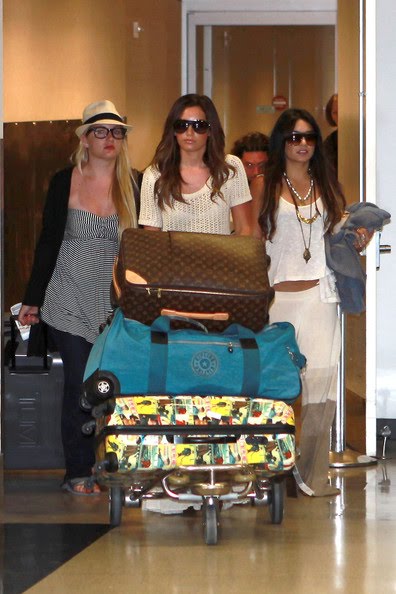 Ashley Tisdale and Vanessa Hudgens |In LVoe with Louis Vuitton