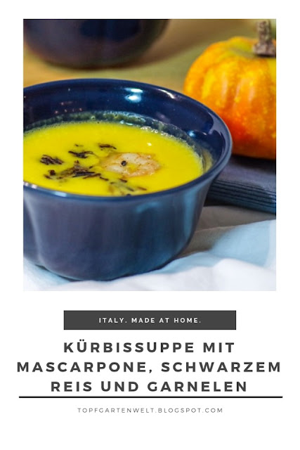 {Buchwerbung} Kürbissuppe mit Mascarpone, schwarzem Reis und Garnelen #kürbissuppe #mascarpone #reis #garnelen #herbstküche #italienischerezepte #giorgiolocatelli #christianverlag #kürbisverarbeiten #kürbis #butternusskürbis