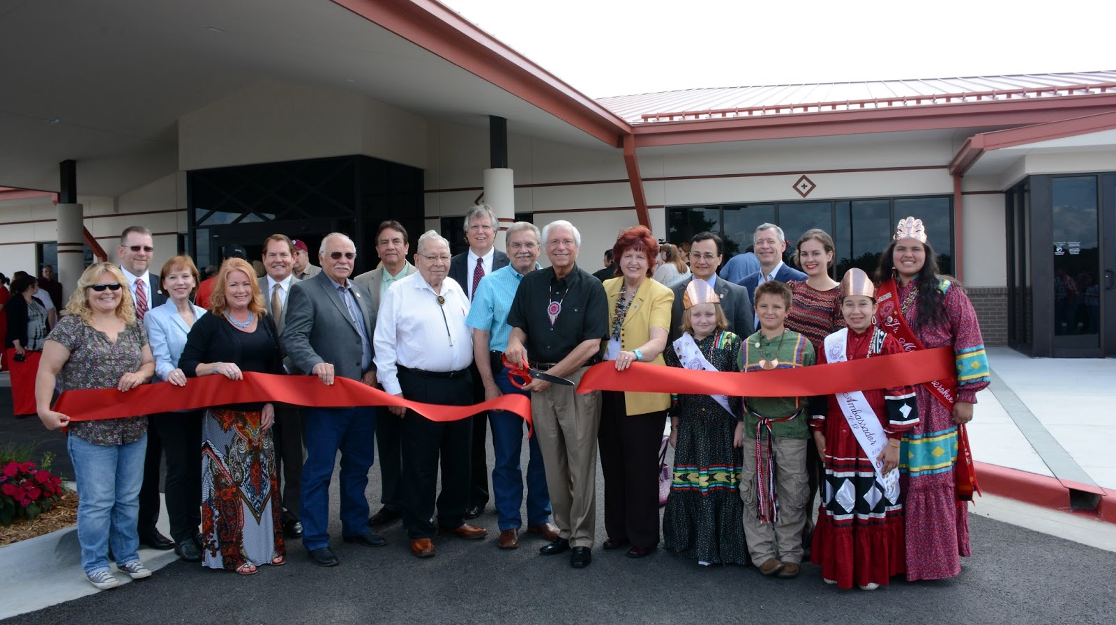 KXMX Local News Expanded Health Center Opens