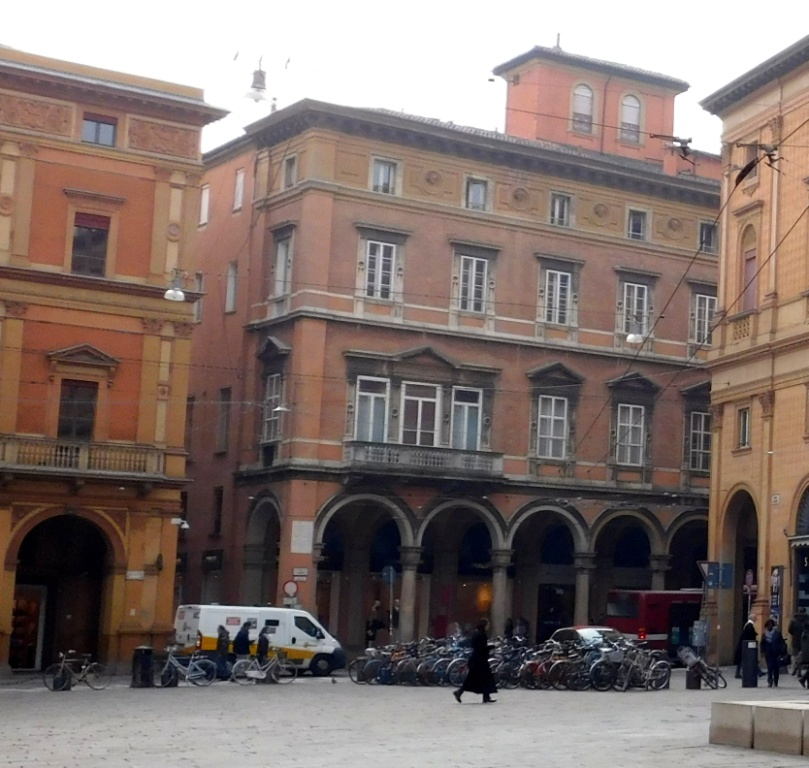 Fleur de Lis Homeschool Blog Bologna, Italy is known for their Portico's