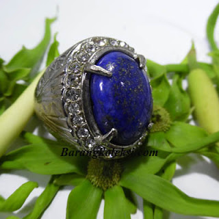cincin mustika lapis lazuli, harga batu lapis lazuli, harga batu lapis lazuli serat emas, asal batu lapis lazuli, batu lapis lazuli asli, khasiat batu lapis lazuli urat emas, cara merawat batu lapis lazuli, batu lazuli, manfaat batu lapis lazuli, mustika bertuah, mustika asli, batu bertuah, mustika mistik, barang mistik, barang koleksi, mustika ajian, buntat geliga, geliga mistik, geliga mustika, buntat lipan, Batu Akik Bertuah