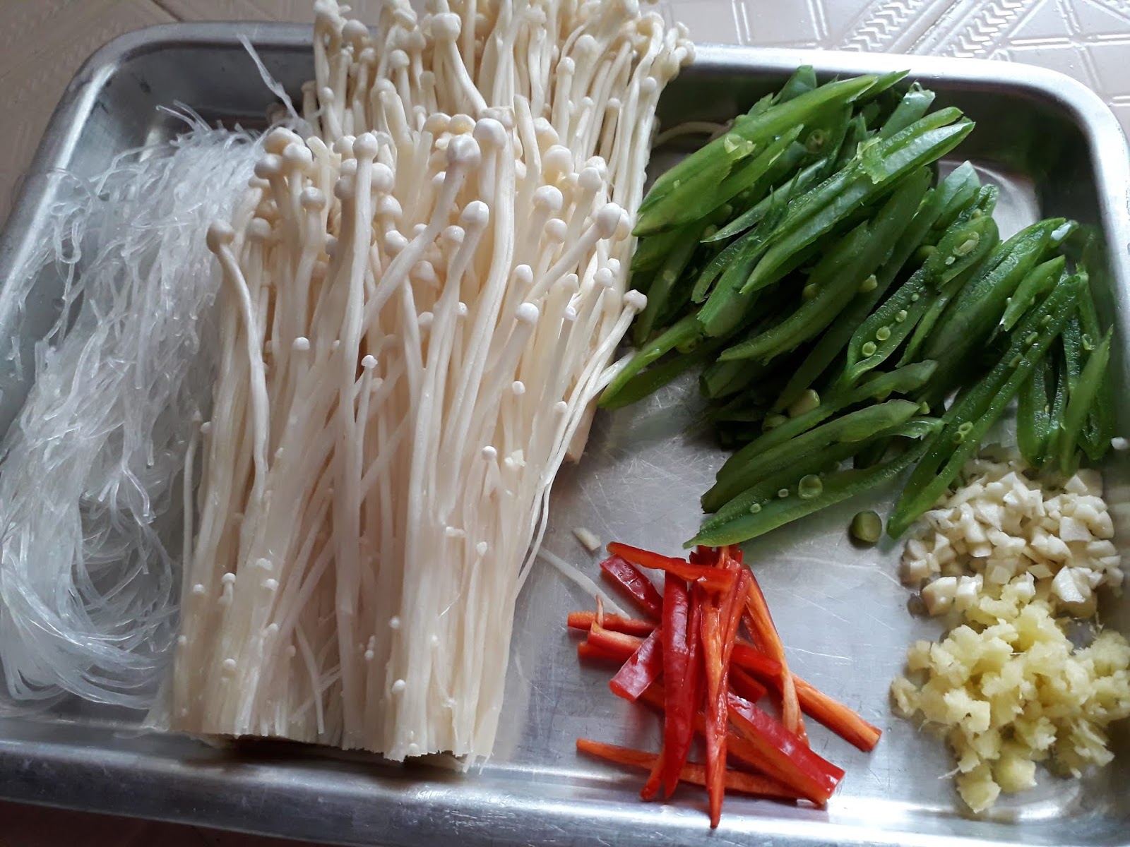 Cooking Pleasure STIR FRY ENOKI MUSHROOMS WITH SNOW PEAS